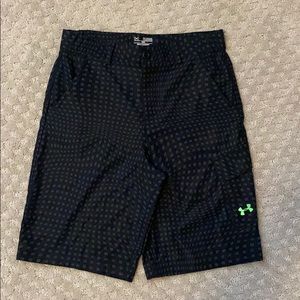 Boys Under Armour heat heat shorts